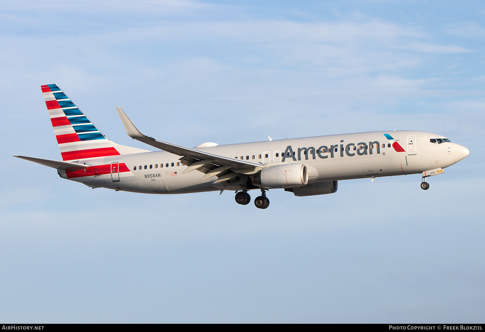 Aircraft Photo of N958AN | Boeing 737-823 | American Airlines | AirHistory.net #658613