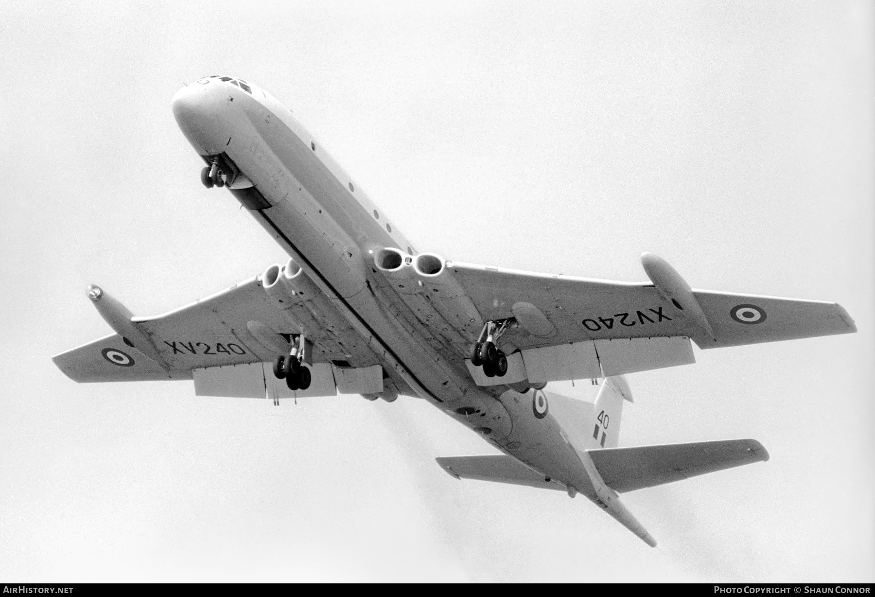 Aircraft Photo of XV240 | Hawker Siddeley Nimrod MR1 | UK - Air Force | AirHistory.net #658630