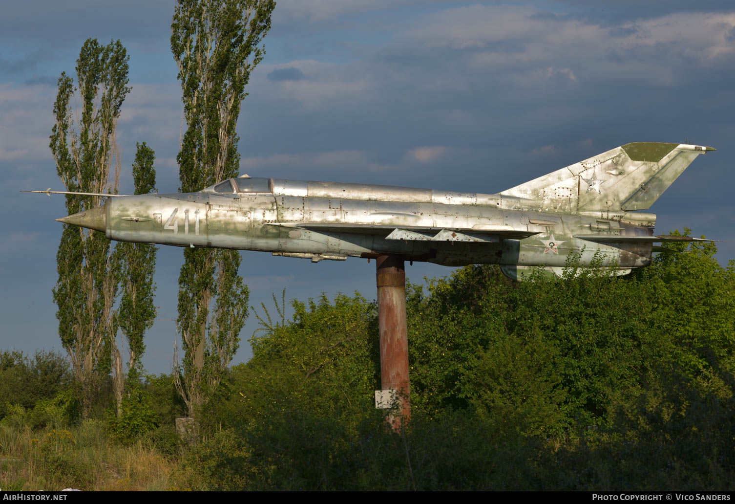 Aircraft Photo of 411 | Mikoyan-Gurevich MiG-21M | Bulgaria - Air Force | AirHistory.net #658632