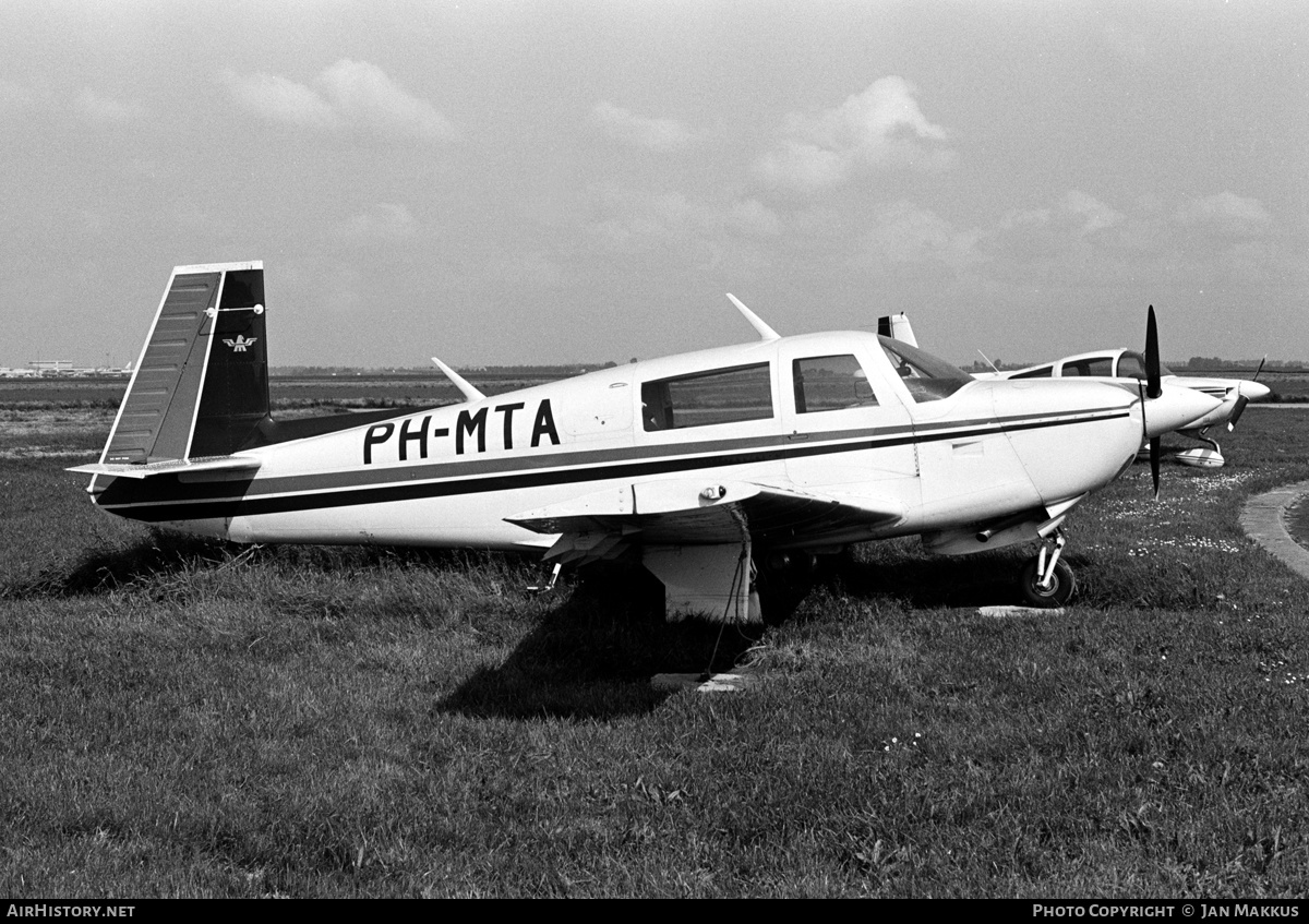Aircraft Photo of PH-MTA | Mooney M-20J | AirHistory.net #658752