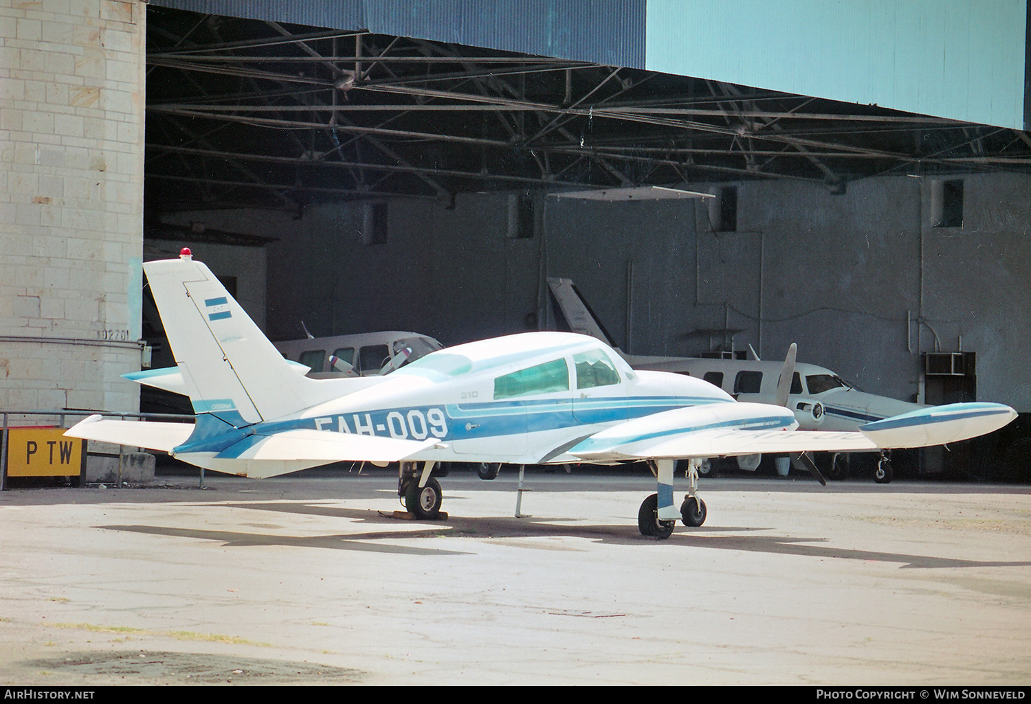 Aircraft Photo of FAH-009 | Cessna 310R | Honduras - Air Force | AirHistory.net #658762