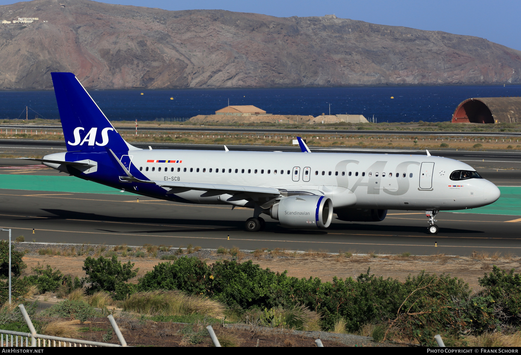 Aircraft Photo of EI-SCB | Airbus A320-251N | Scandinavian Airlines - SAS | AirHistory.net #658886