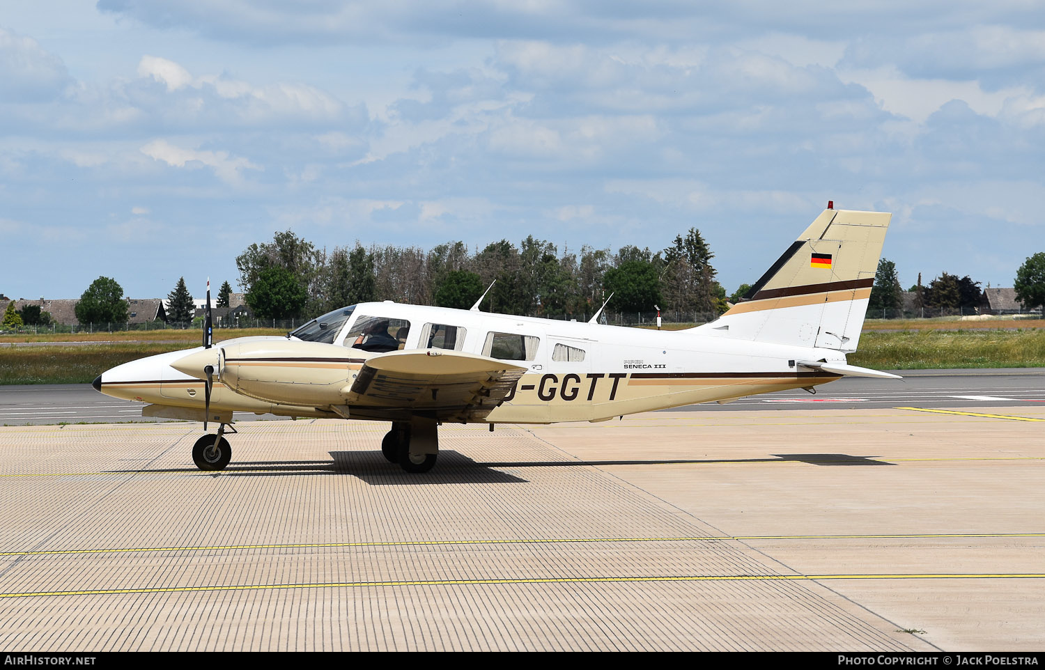 Aircraft Photo of D-GGTT | Piper PA-34-220T Seneca III | AirHistory.net #658940