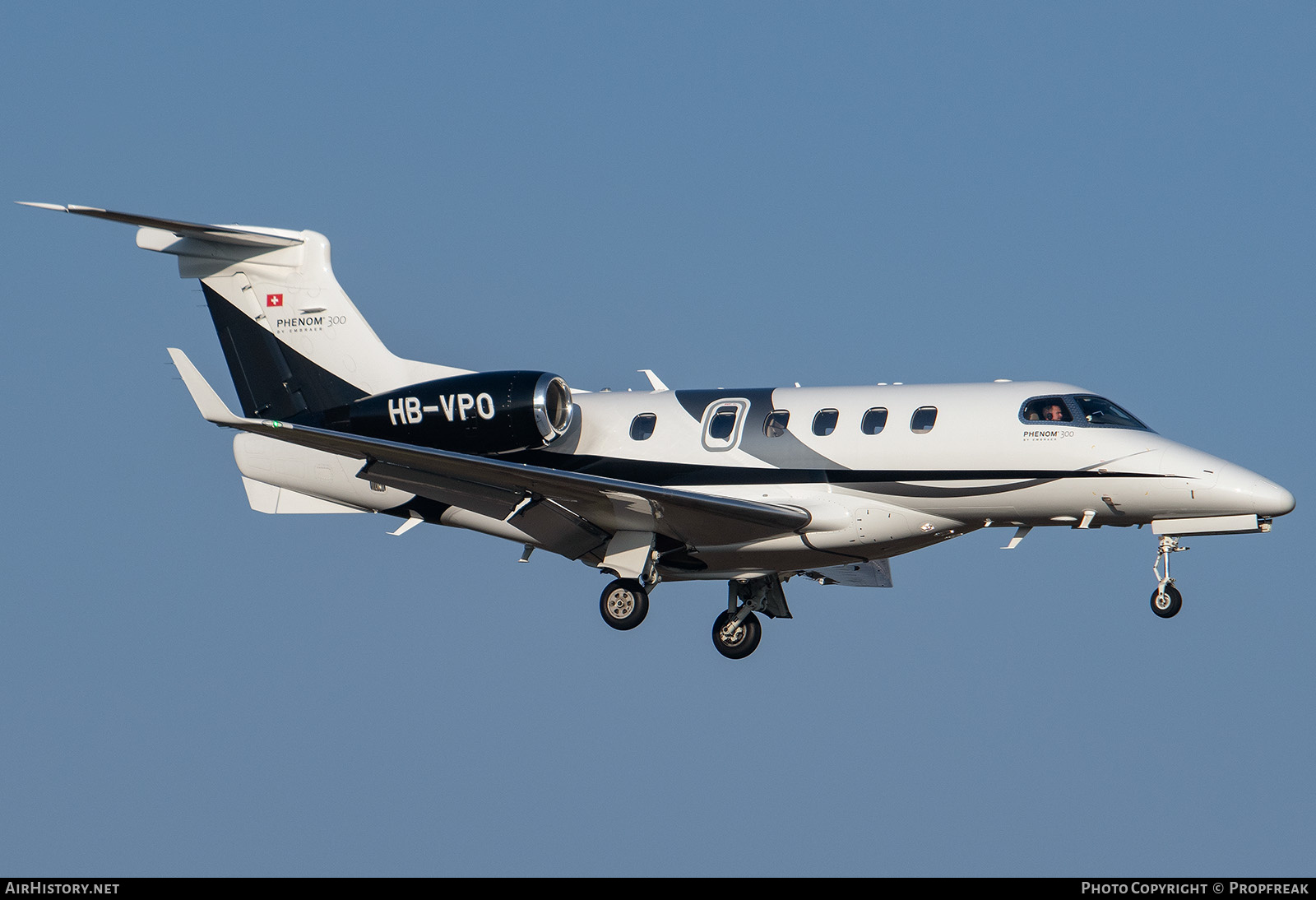 Aircraft Photo of HB-VPO | Embraer EMB-505 Phenom 300 | AirHistory.net #658953