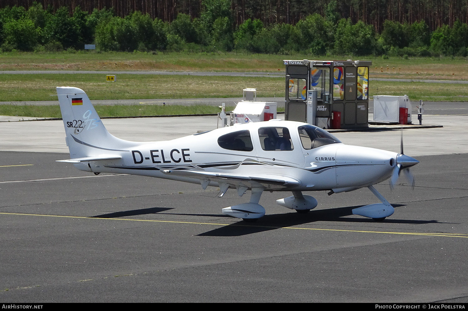 Aircraft Photo of D-ELCE | Cirrus SR-22 G2-GTS | AirHistory.net #659021
