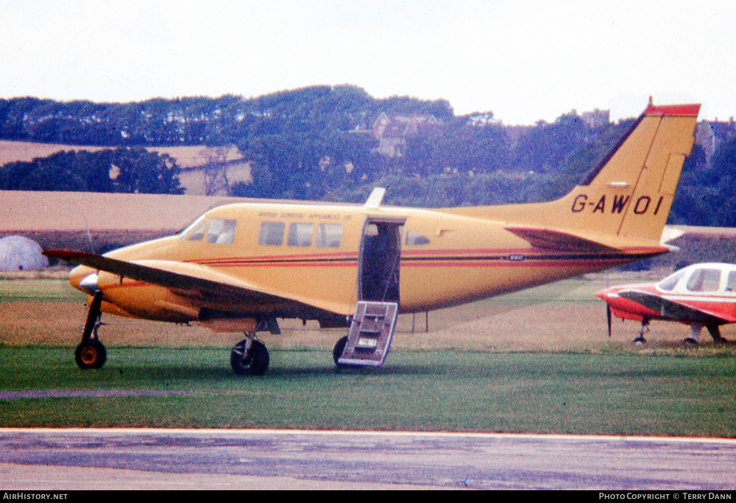 Aircraft Photo of G-AWOI | Beech 65-B80 Queen Air | British Domestic Appliances | AirHistory.net #659037