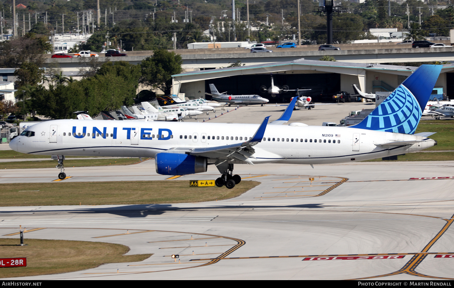 Aircraft Photo of N12109 | Boeing 757-224 | United Airlines | AirHistory.net #659051