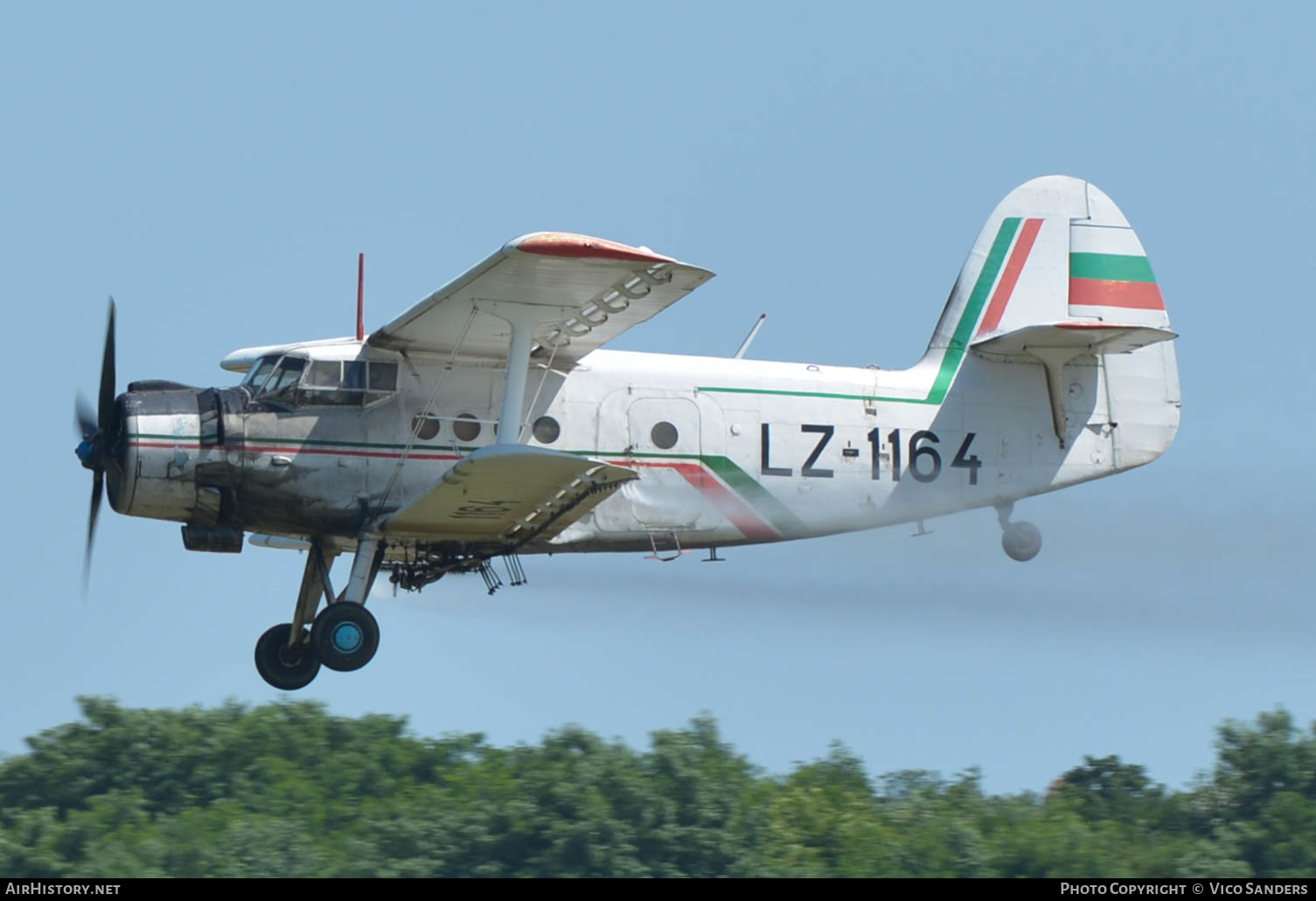 Aircraft Photo of LZ-1164 | Antonov An-2R | AirHistory.net #659183