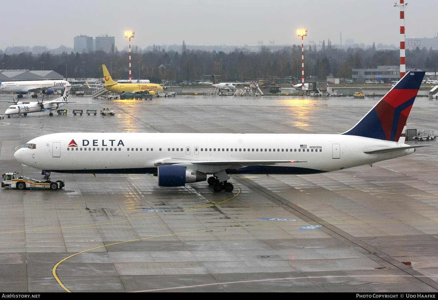 Aircraft Photo of N180DN | Boeing 767-332/ER | Delta Air Lines | AirHistory.net #659197