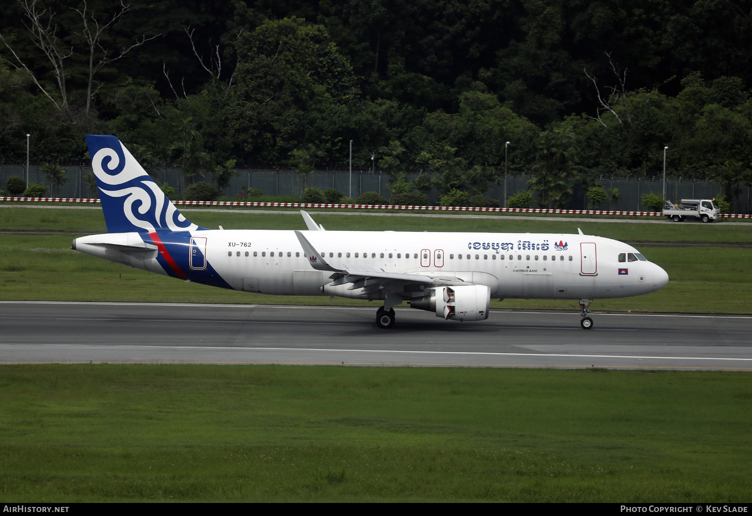Aircraft Photo of XU-762 | Airbus A320-214 | Cambodia Airways | AirHistory.net #659204