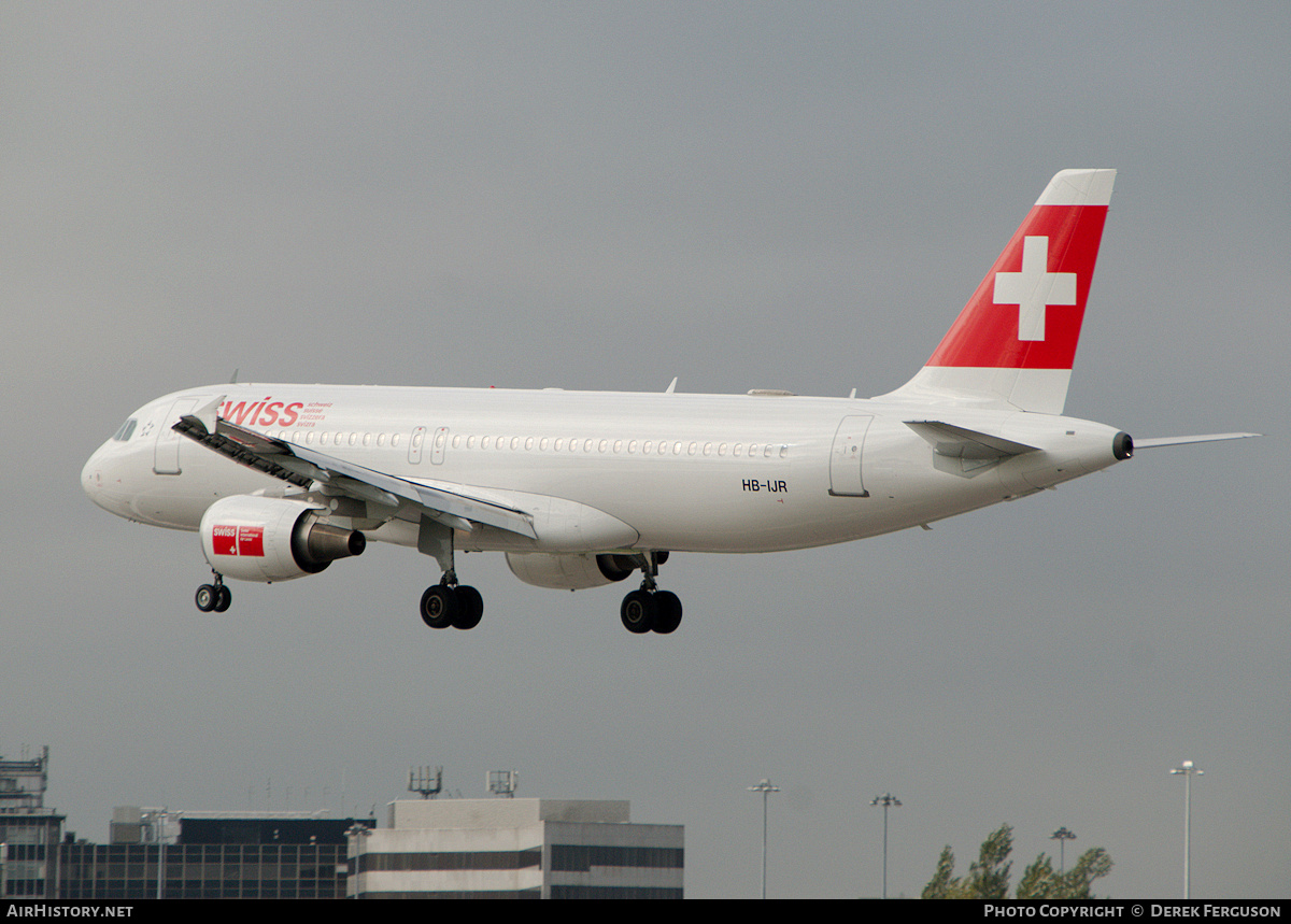 Aircraft Photo of HB-IJR | Airbus A320-214 | Swiss International Air Lines | AirHistory.net #659275