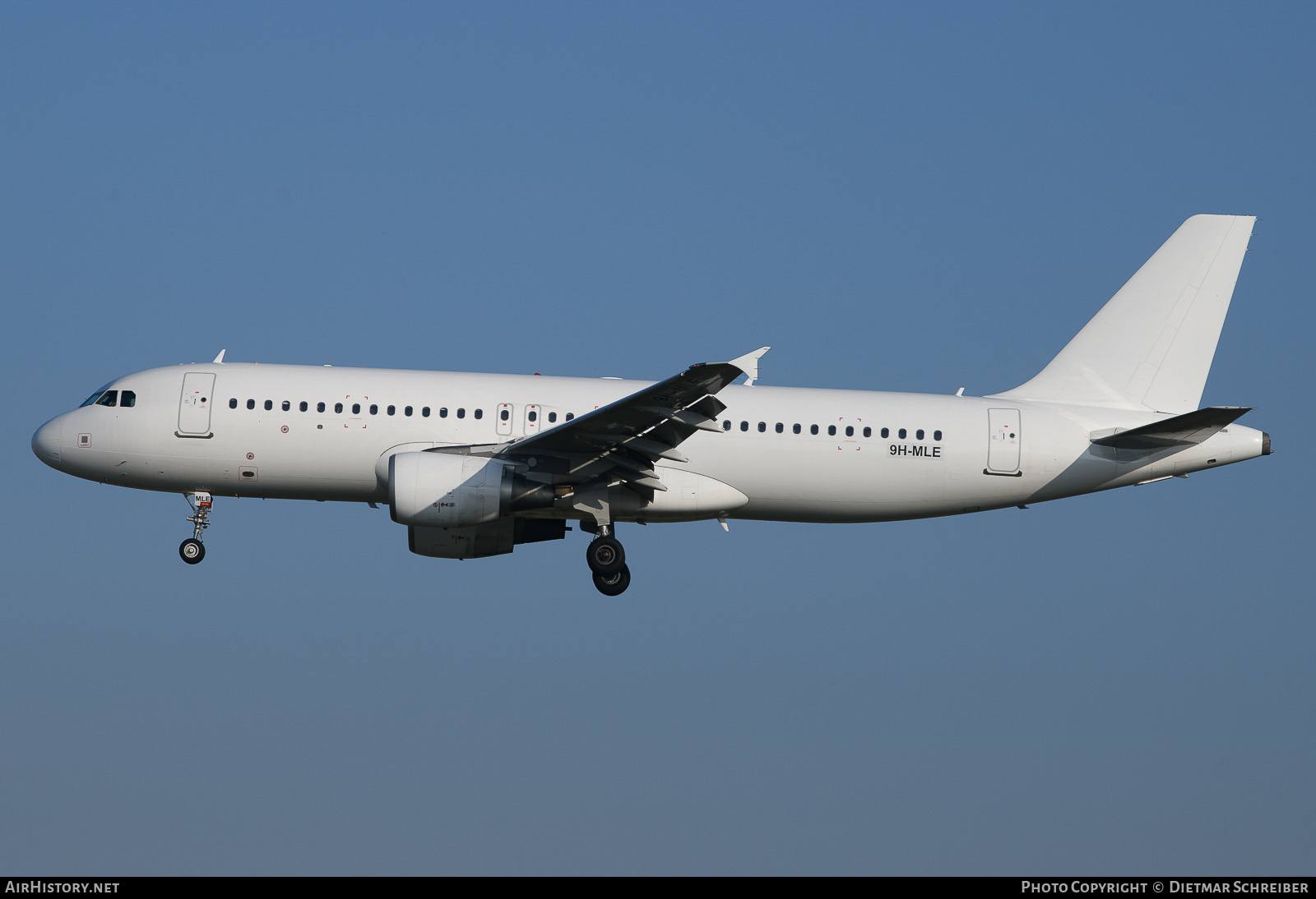 Aircraft Photo of 9H-MLE | Airbus A320-214 | AirHistory.net #659446