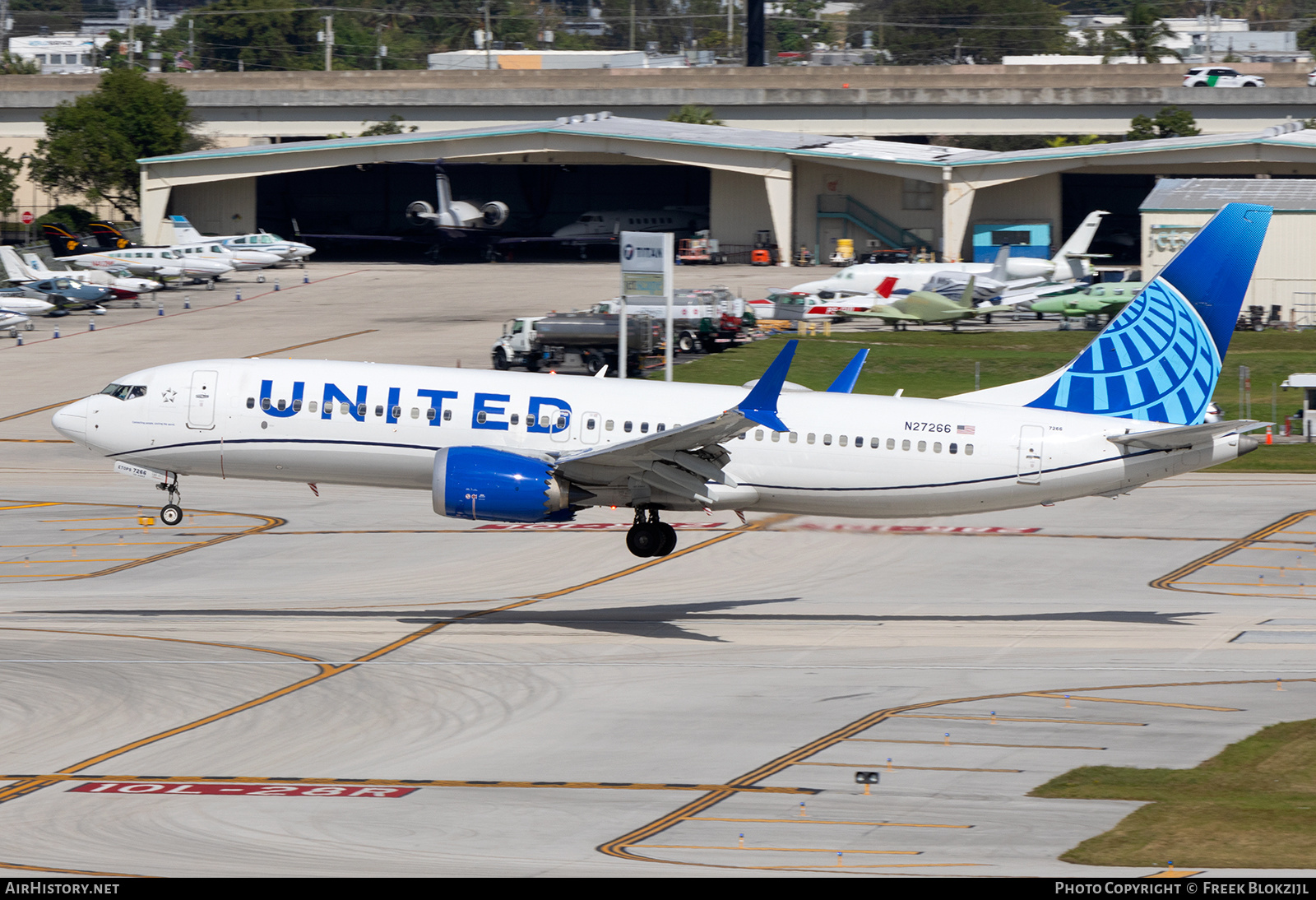 Aircraft Photo of N27266 | Boeing 737-8 Max 8 | United Airlines | AirHistory.net #659450