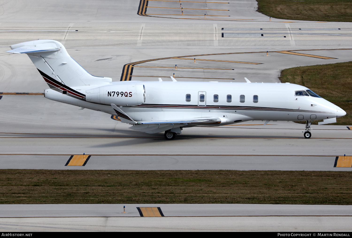 Aircraft Photo of N799QS | Bombardier Challenger 350 (BD-100-1A10) | AirHistory.net #659482