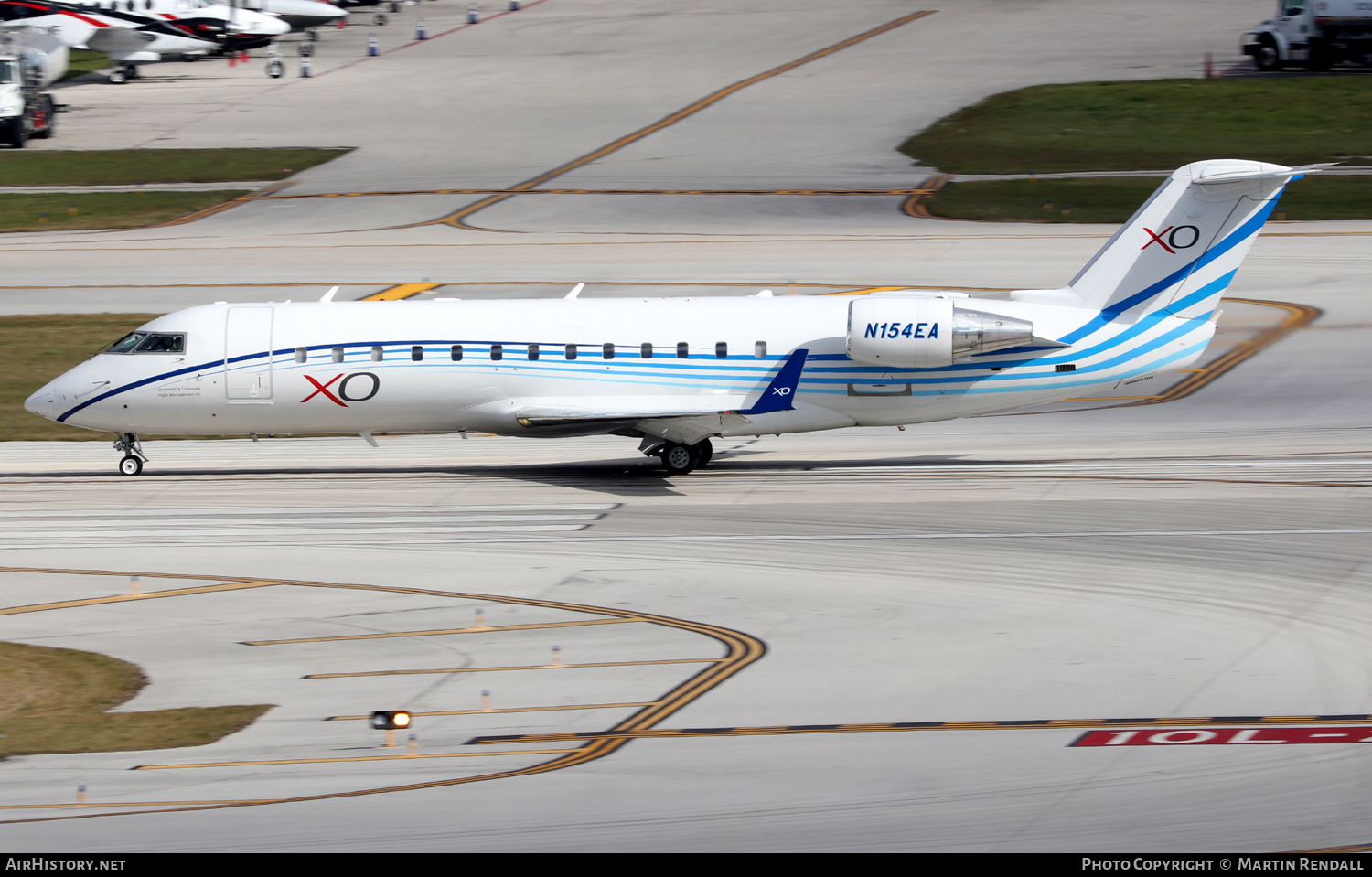 Aircraft Photo of N154EA | Bombardier CRJ-200LR (CL-600-2B19) | XOJet | AirHistory.net #659485