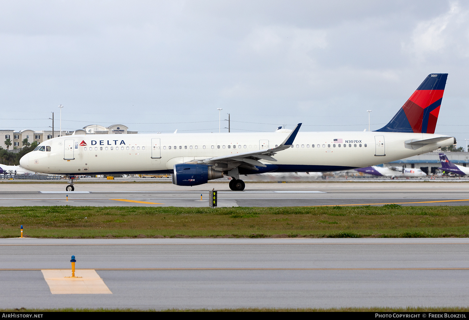 Aircraft Photo of N307DX | Airbus A321-211 | Delta Air Lines | AirHistory.net #659606