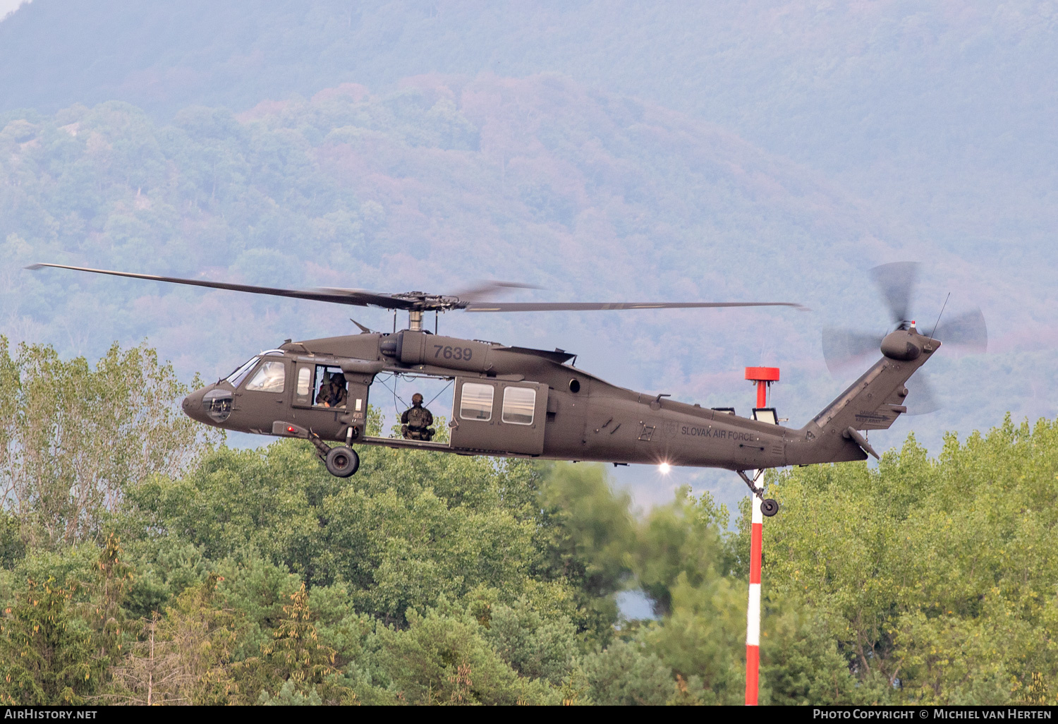 Aircraft Photo of 7639 | Sikorsky UH-60M Black Hawk (S-70A) | Slovakia - Air Force | AirHistory.net #659681