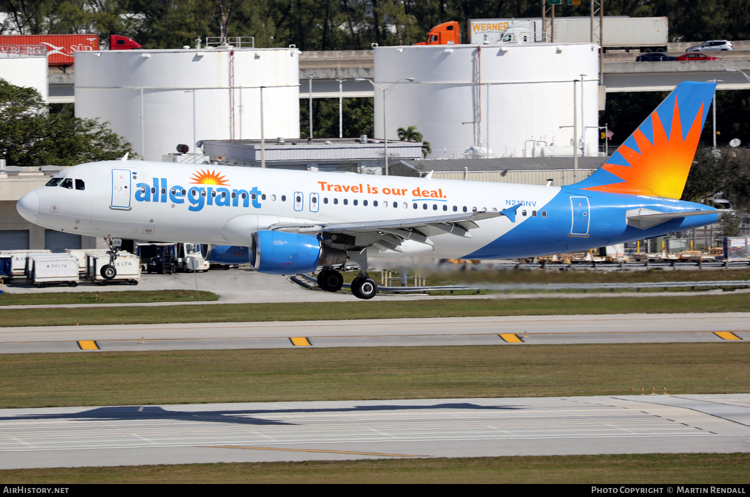 Aircraft Photo of N216NV | Airbus A320-214 | Allegiant Air | AirHistory.net #659750