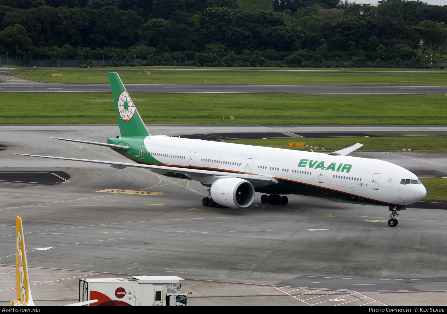 Aircraft Photo of B-16739 | Boeing 777-300/ER | EVA Air | AirHistory.net #659751