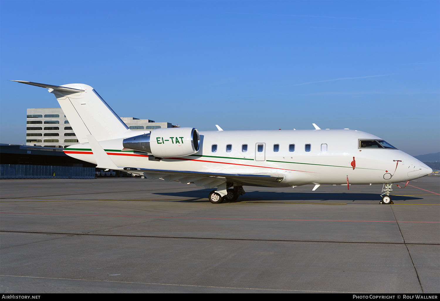 Aircraft Photo of EI-TAT | Bombardier Challenger 605 (CL-600-2B16) | AirHistory.net #659773