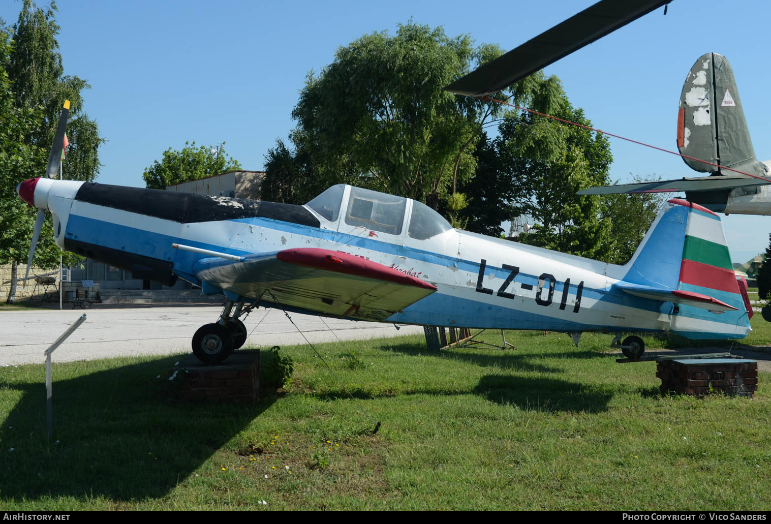 Aircraft Photo of LZ-011 | Zlin Z-326 Trener Master | AirHistory.net #659809