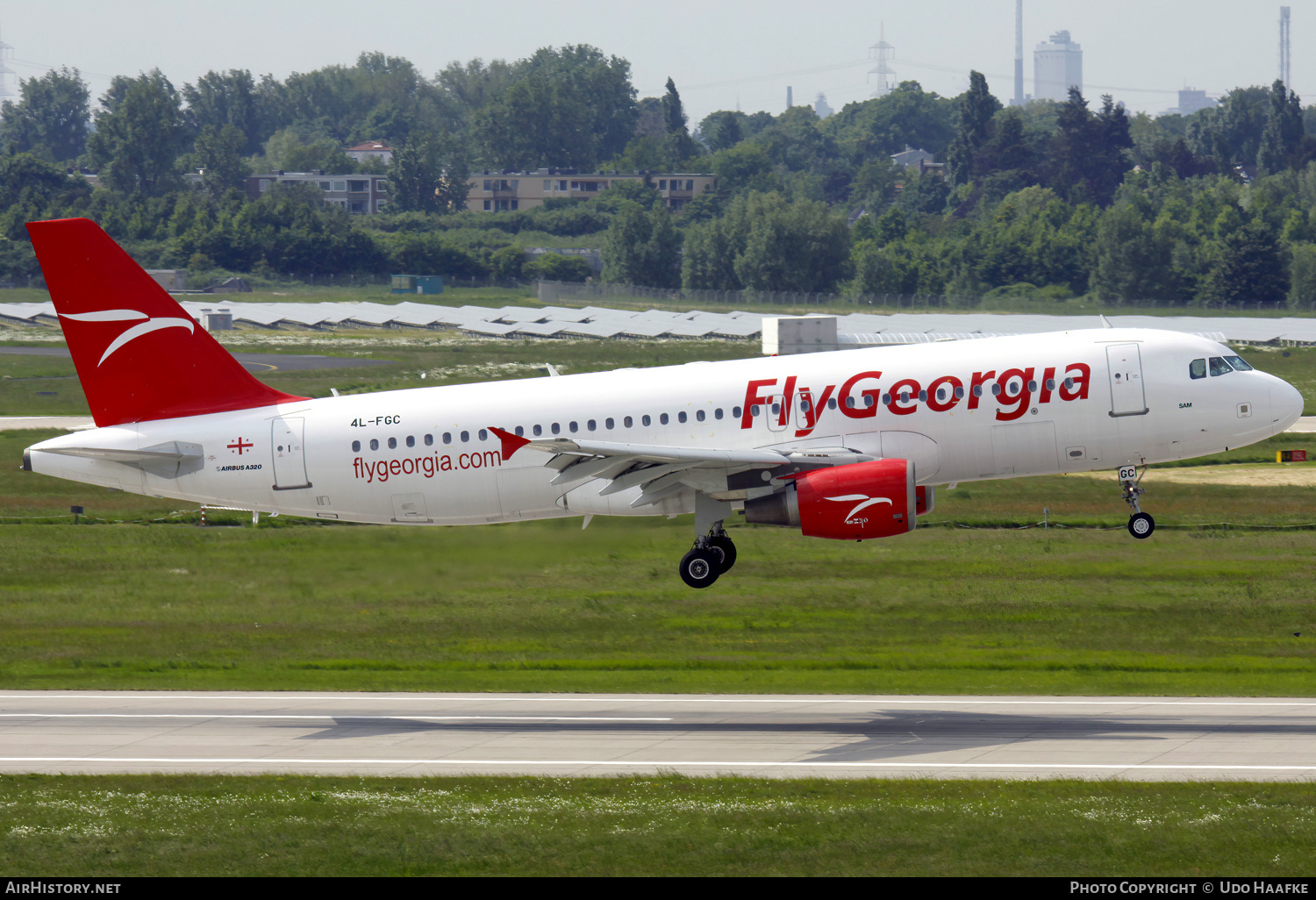 Aircraft Photo of 4L-FGC | Airbus A320-214 | Fly Georgia | AirHistory.net #659829