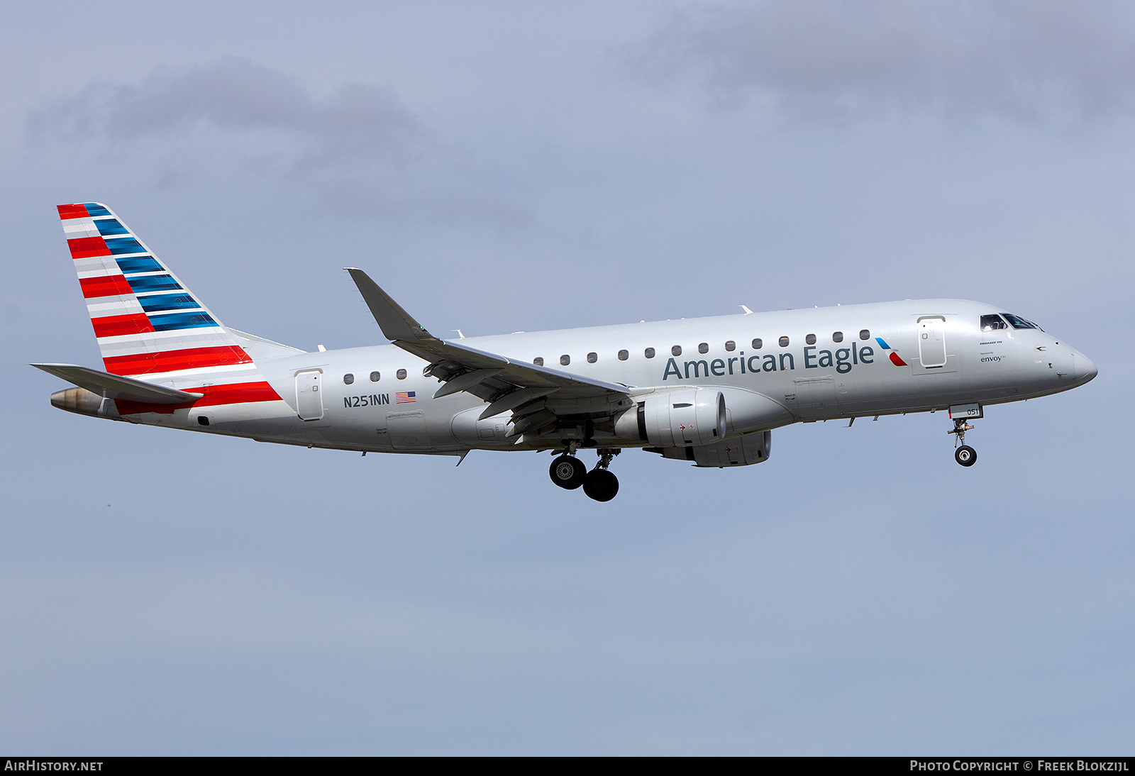 Aircraft Photo of N251NN | Embraer 175LR (ERJ-170-200LR) | American Eagle | AirHistory.net #659875