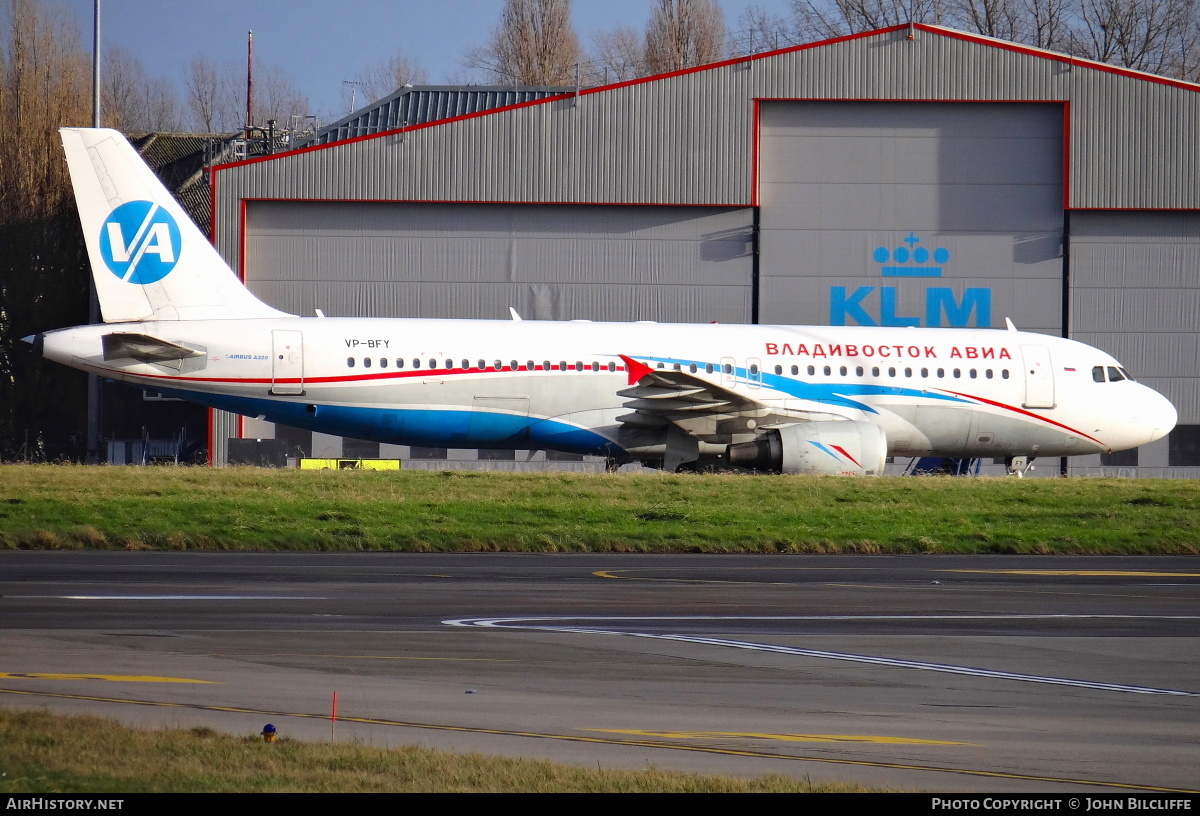 Aircraft Photo of VP-BFY | Airbus A320-214 | Vladivostok Air | AirHistory.net #659892