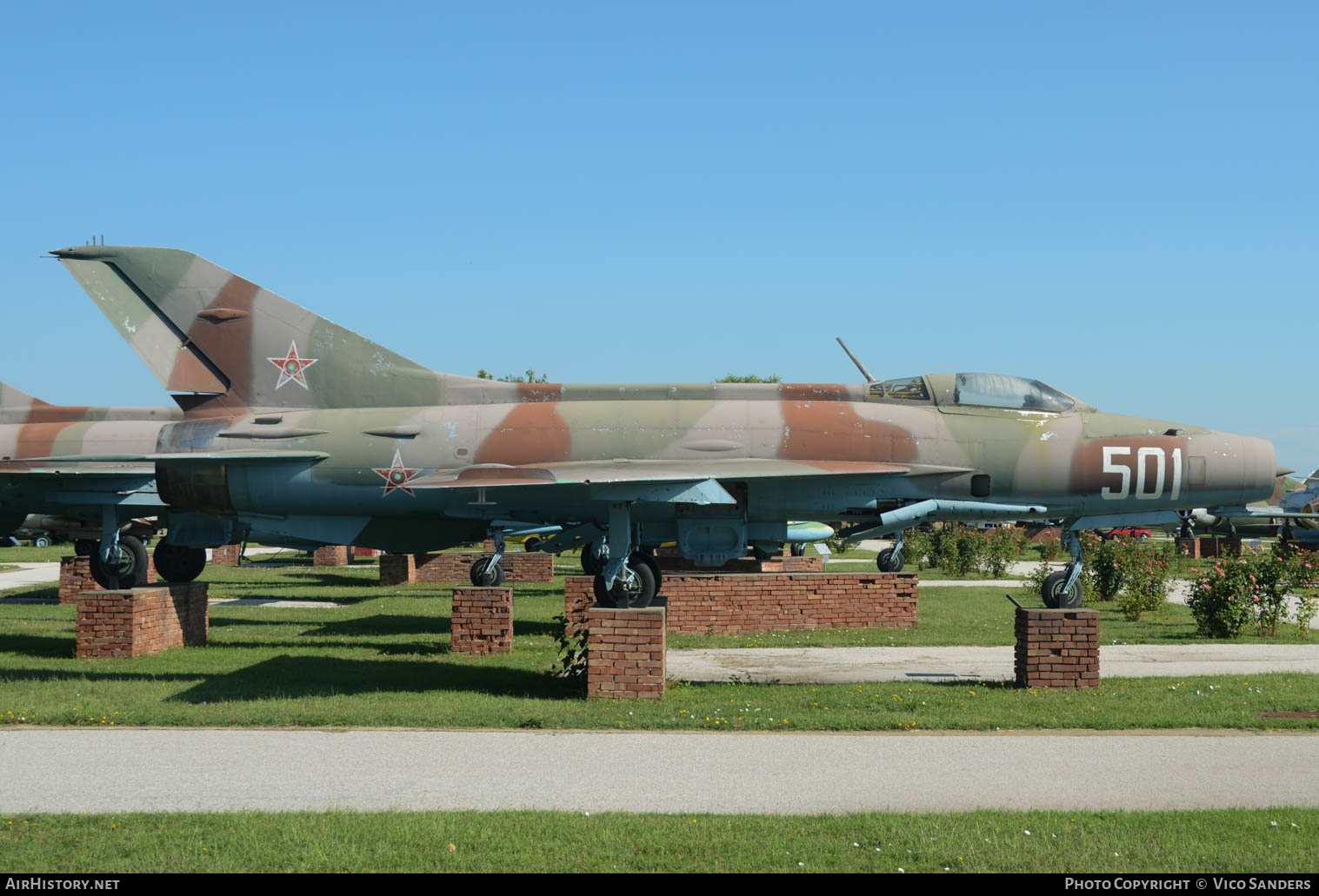 Aircraft Photo of 501 | Mikoyan-Gurevich MiG-21F-13 | Bulgaria - Air Force | AirHistory.net #659978
