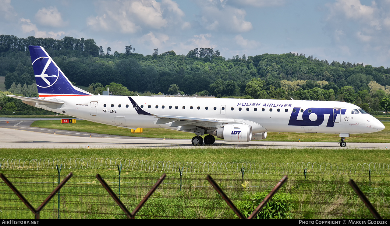 Aircraft Photo of SP-LNE | Embraer 195LR (ERJ-190-200LR) | LOT Polish Airlines - Polskie Linie Lotnicze | AirHistory.net #660012