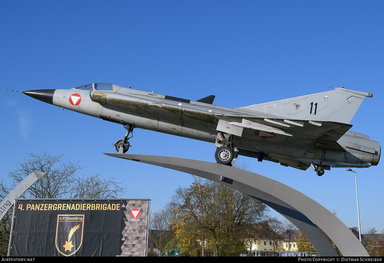 Aircraft Photo of 11 | Saab J35Oe Draken | Austria - Air Force | AirHistory.net #660022