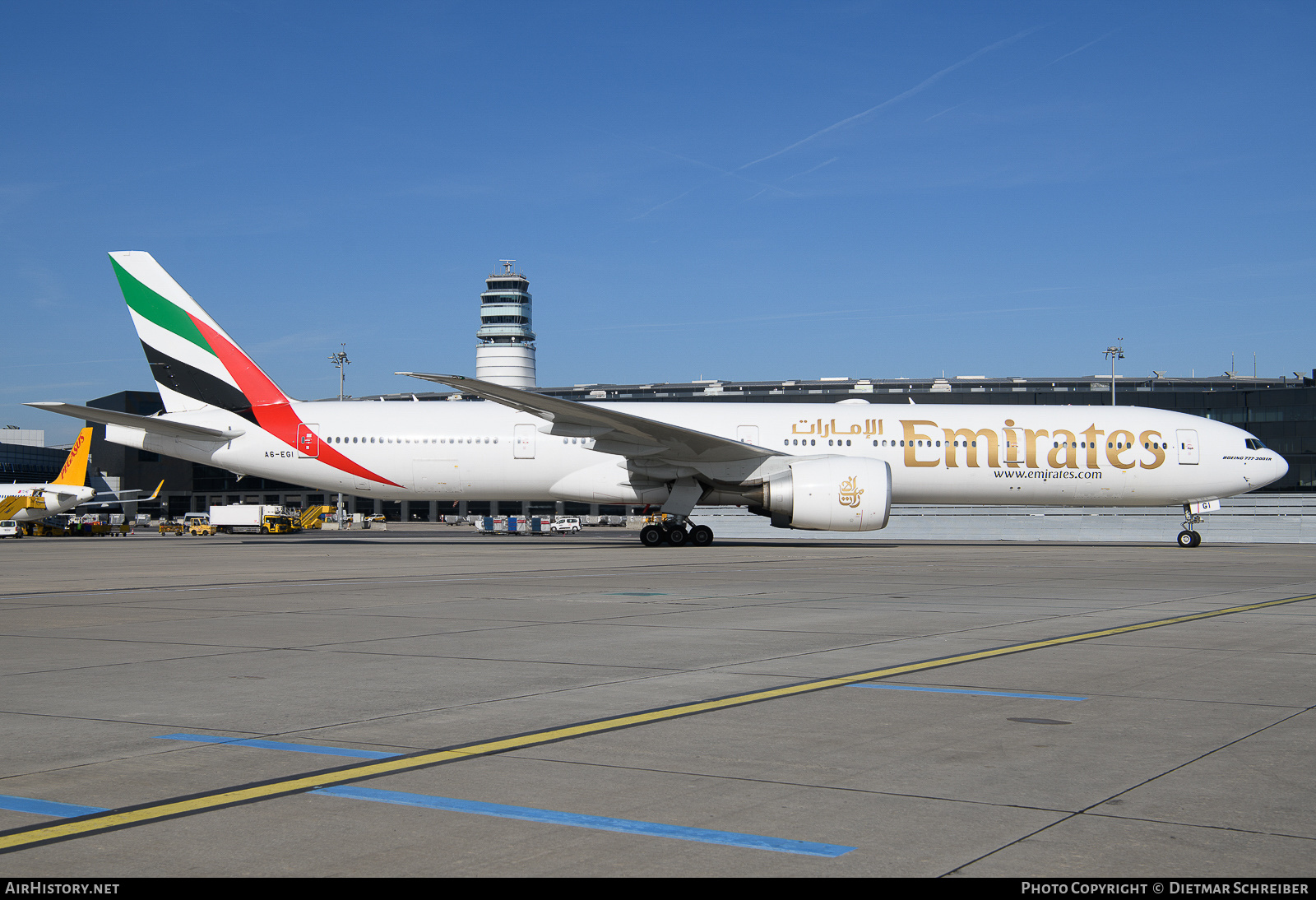Aircraft Photo of A6-EGI | Boeing 777-31H/ER | Emirates | AirHistory.net #660036