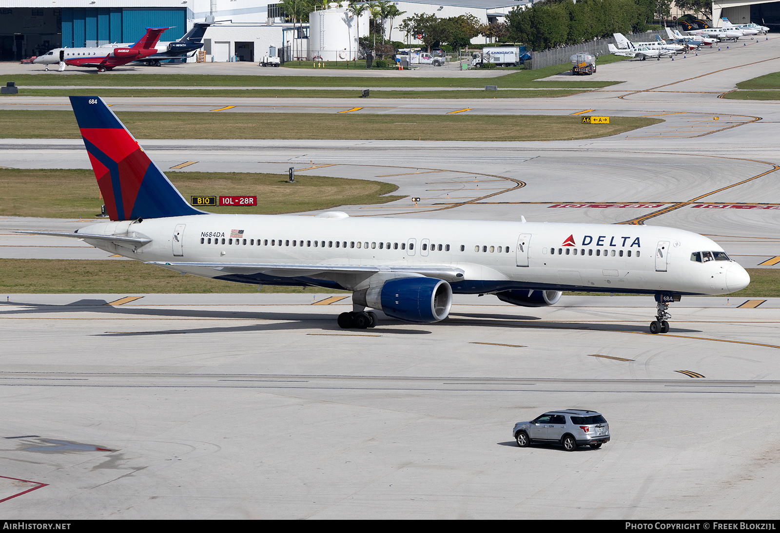 Aircraft Photo of N684DA | Boeing 757-232 | Delta Air Lines | AirHistory.net #660055