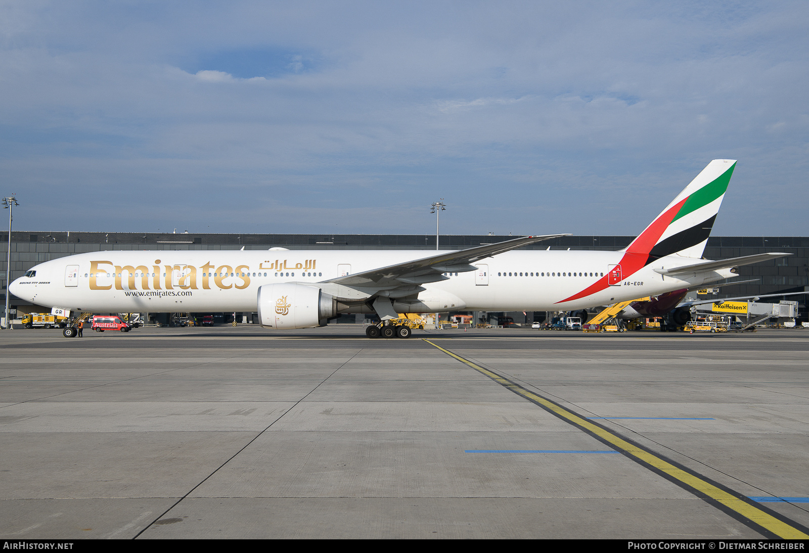 Aircraft Photo of A6-EGR | Boeing 777-31H/ER | Emirates | AirHistory.net #660058