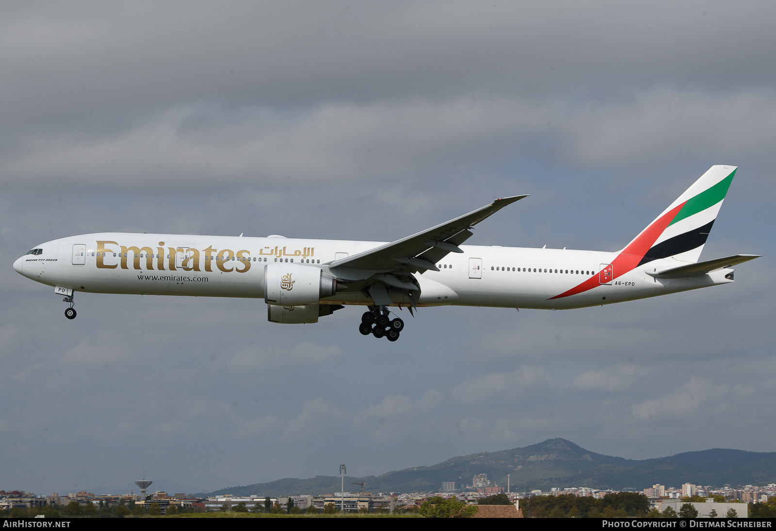 Aircraft Photo of A6-EPD | Boeing 777-31H/ER | Emirates | AirHistory.net #660096