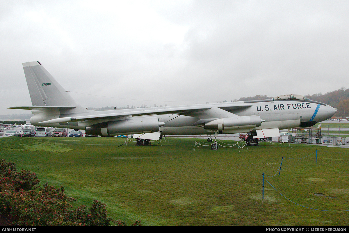 Aircraft Photo of 51-7066 / 17066 | Boeing WB-47E Stratojet | USA - Air Force | AirHistory.net #660102