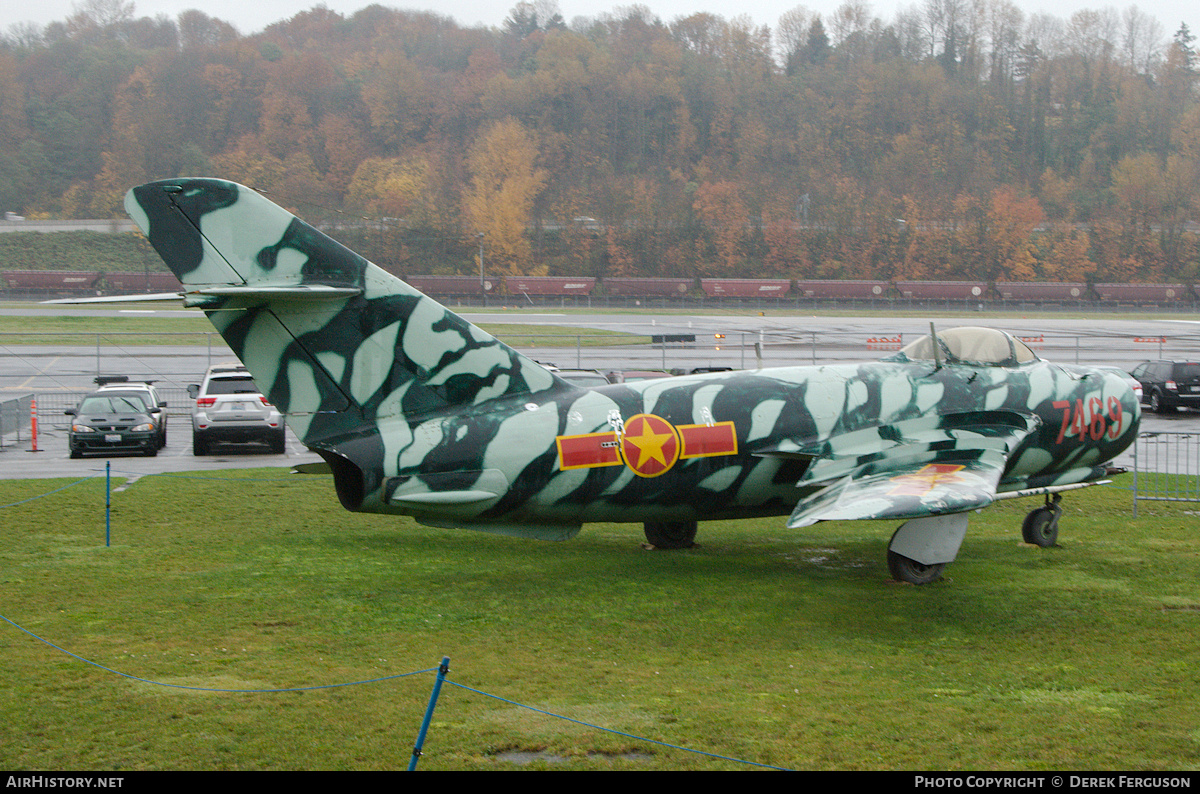 Aircraft Photo of 7469 | Mikoyan-Gurevich MiG-17F | Vietnam - Air Force | AirHistory.net #660139