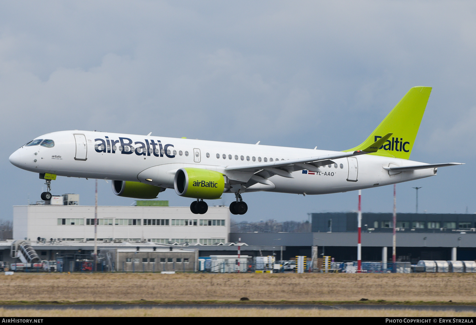 Aircraft Photo of YL-AAO | Airbus A220-371 (BD-500-1A11) | AirBaltic | AirHistory.net #660172