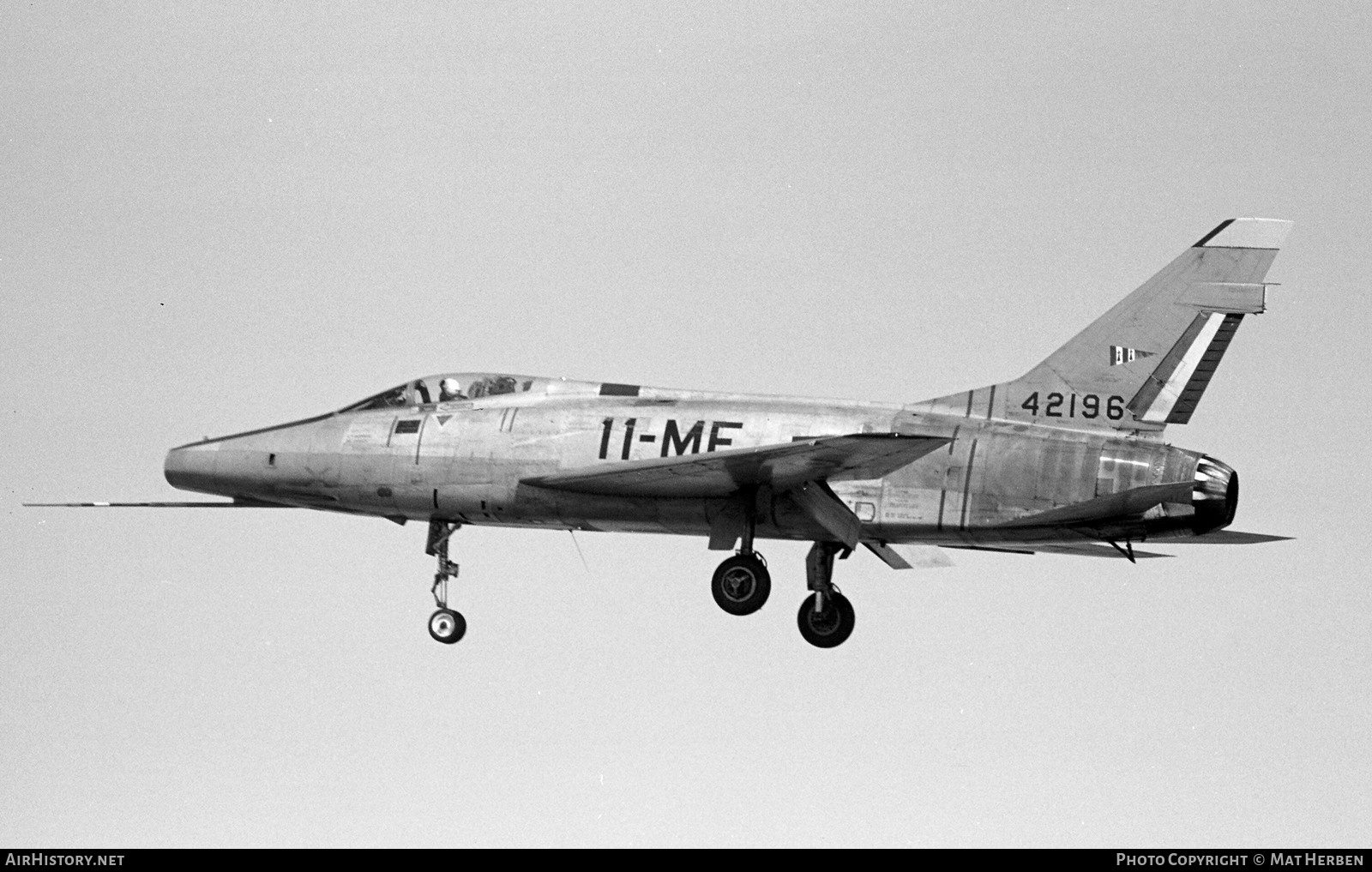 Aircraft Photo of 54-2196 / 42196 | North American F-100D Super Sabre | France - Air Force | AirHistory.net #660273