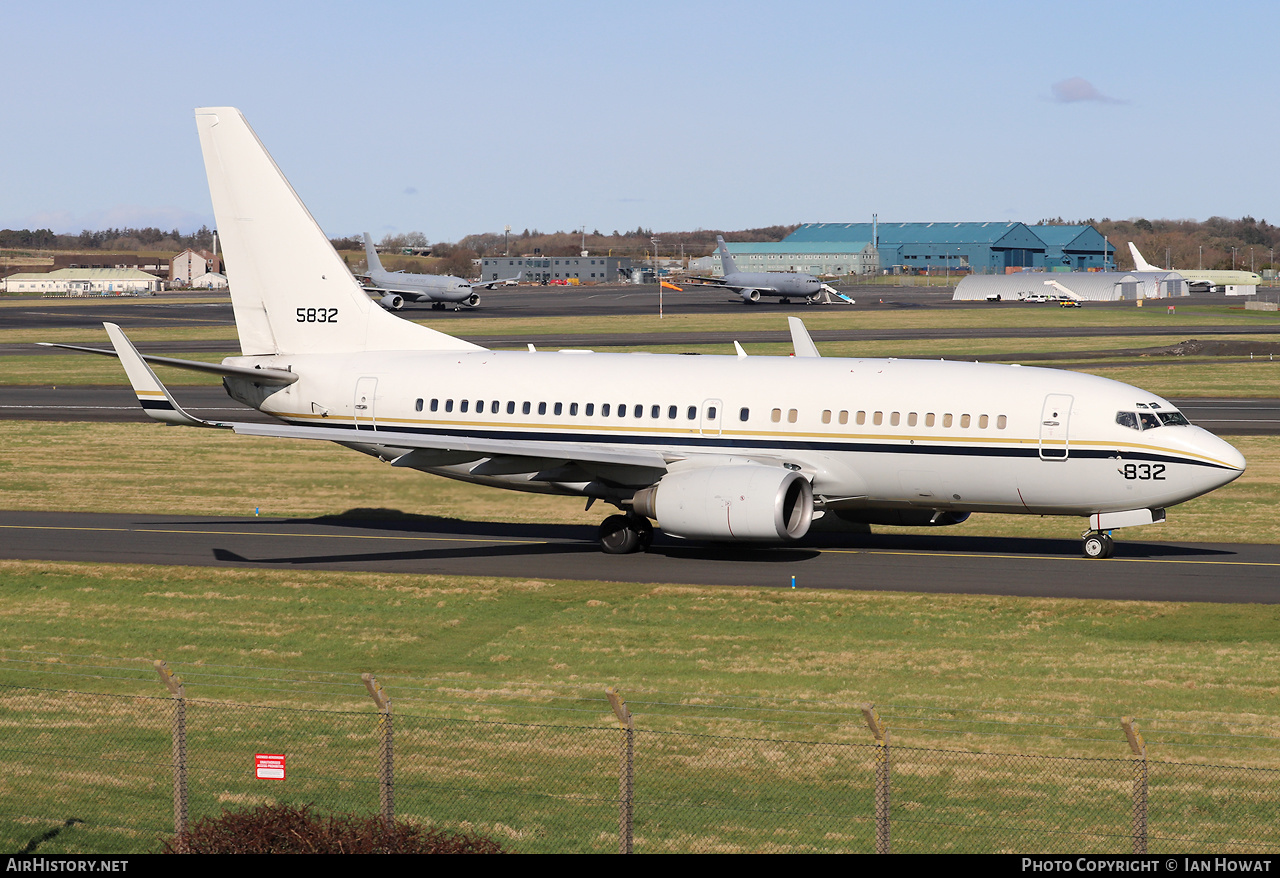 Aircraft Photo of 165832 / 5832 | Boeing C-40A Clipper | USA - Navy | AirHistory.net #660298