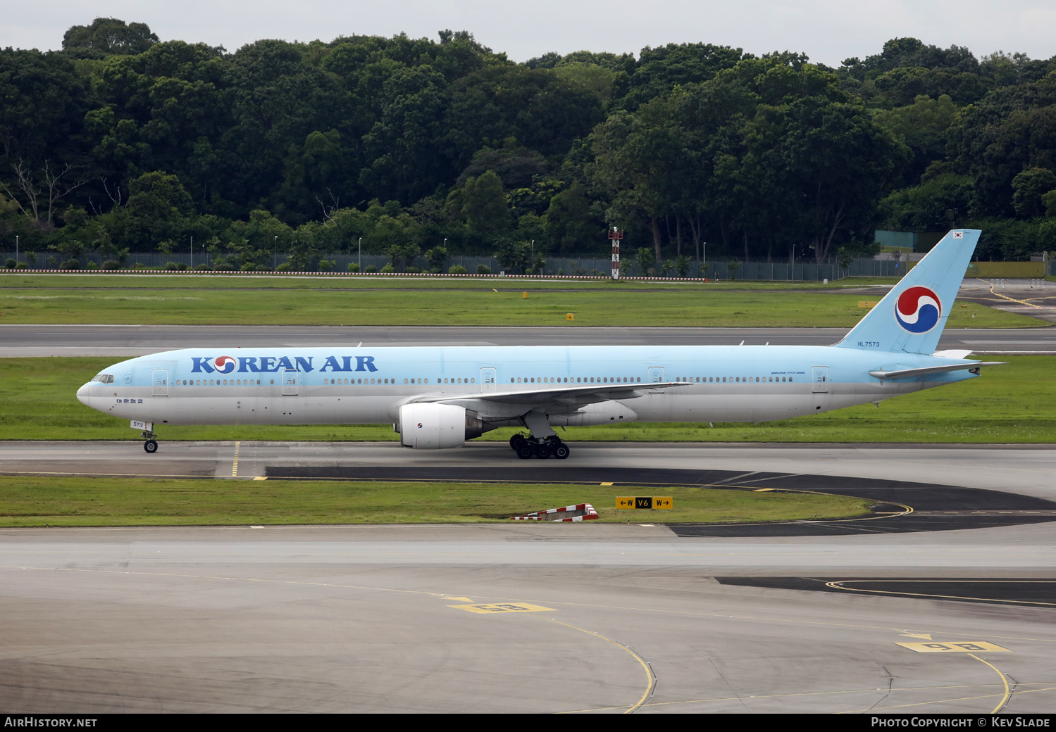 Aircraft Photo of HL7573 | Boeing 777-3B5 | Korean Air | AirHistory.net #660301