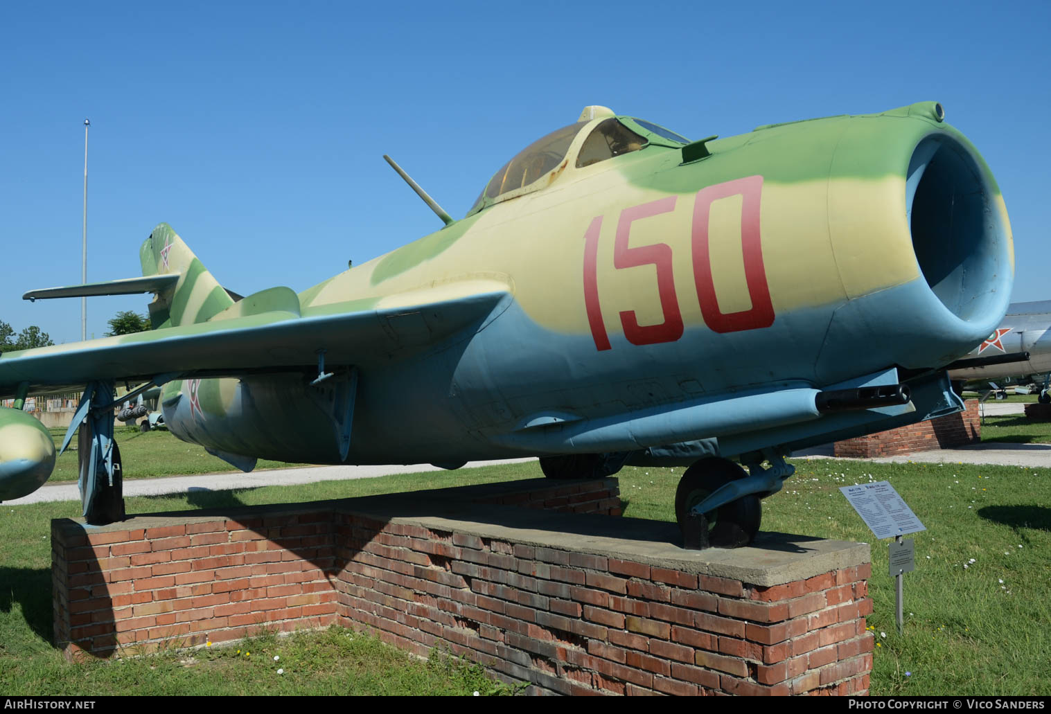 Aircraft Photo of 150 | Mikoyan-Gurevich MiG-17F | Bulgaria - Air Force | AirHistory.net #660318