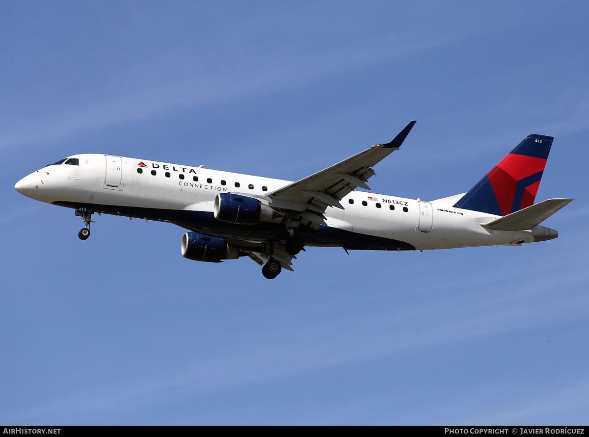 Aircraft Photo of N613CZ | Embraer 175LR (ERJ-170-200LR) | Delta Connection | AirHistory.net #660356