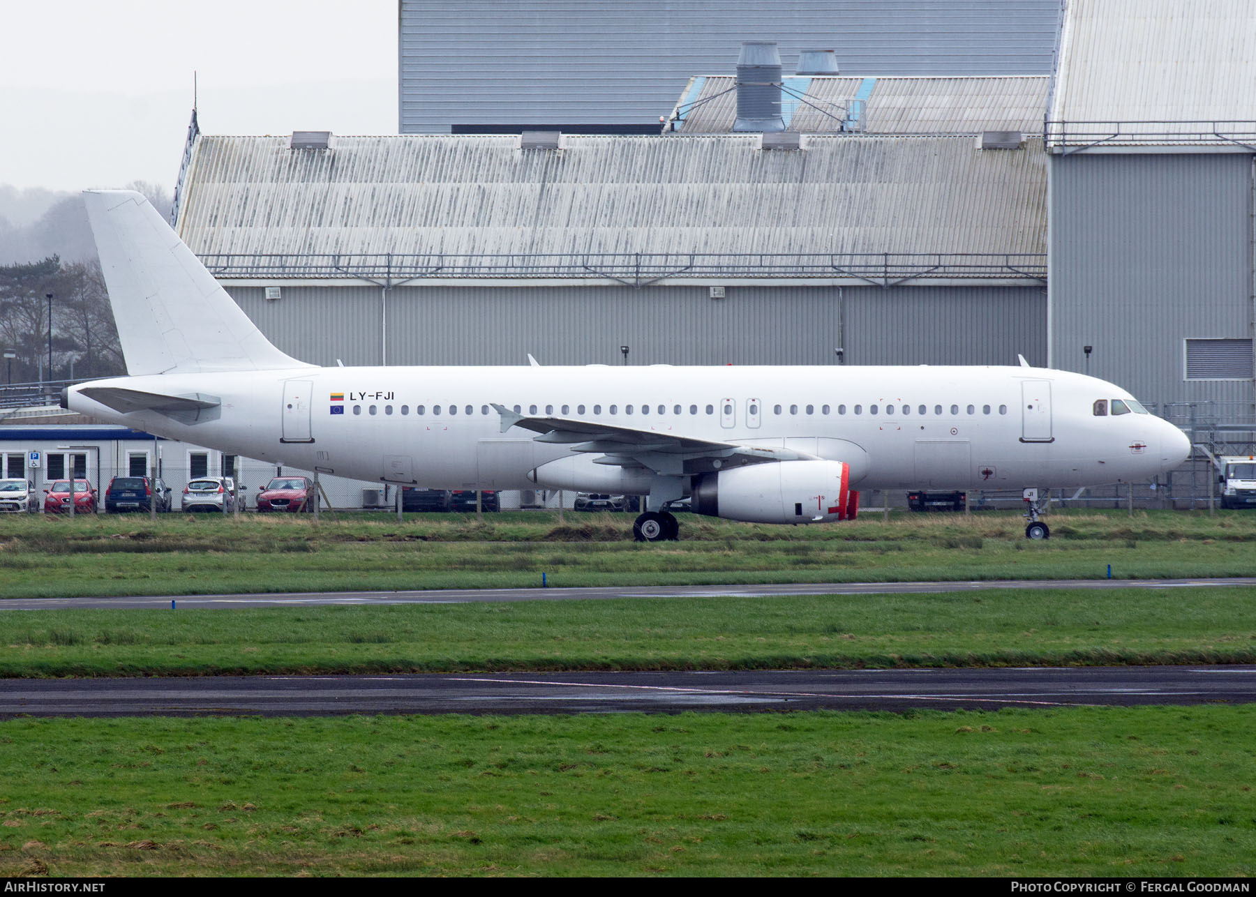 Aircraft Photo of LY-FJI | Airbus A320-232 | AirHistory.net #660389