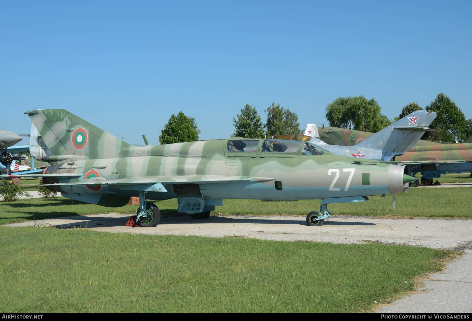 Aircraft Photo of 27 | Mikoyan-Gurevich MiG-21UM | Bulgaria - Air Force | AirHistory.net #660395