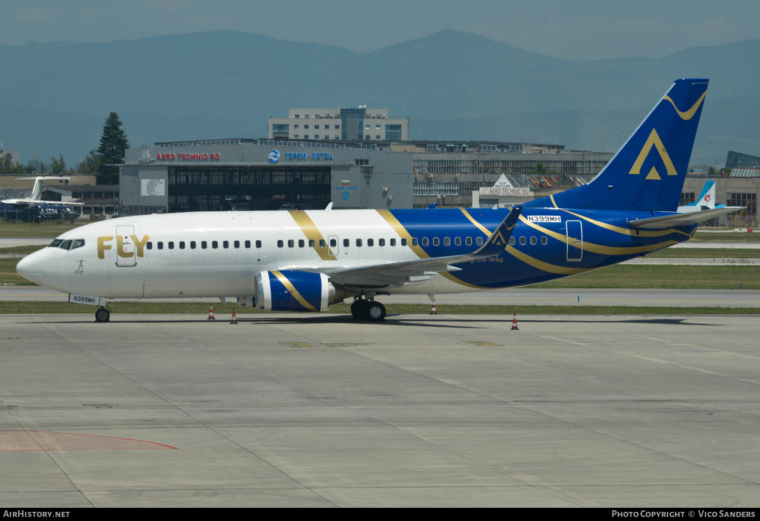 Aircraft Photo of N399MH | Boeing 737-3H4 | FlyAman | AirHistory.net #660482