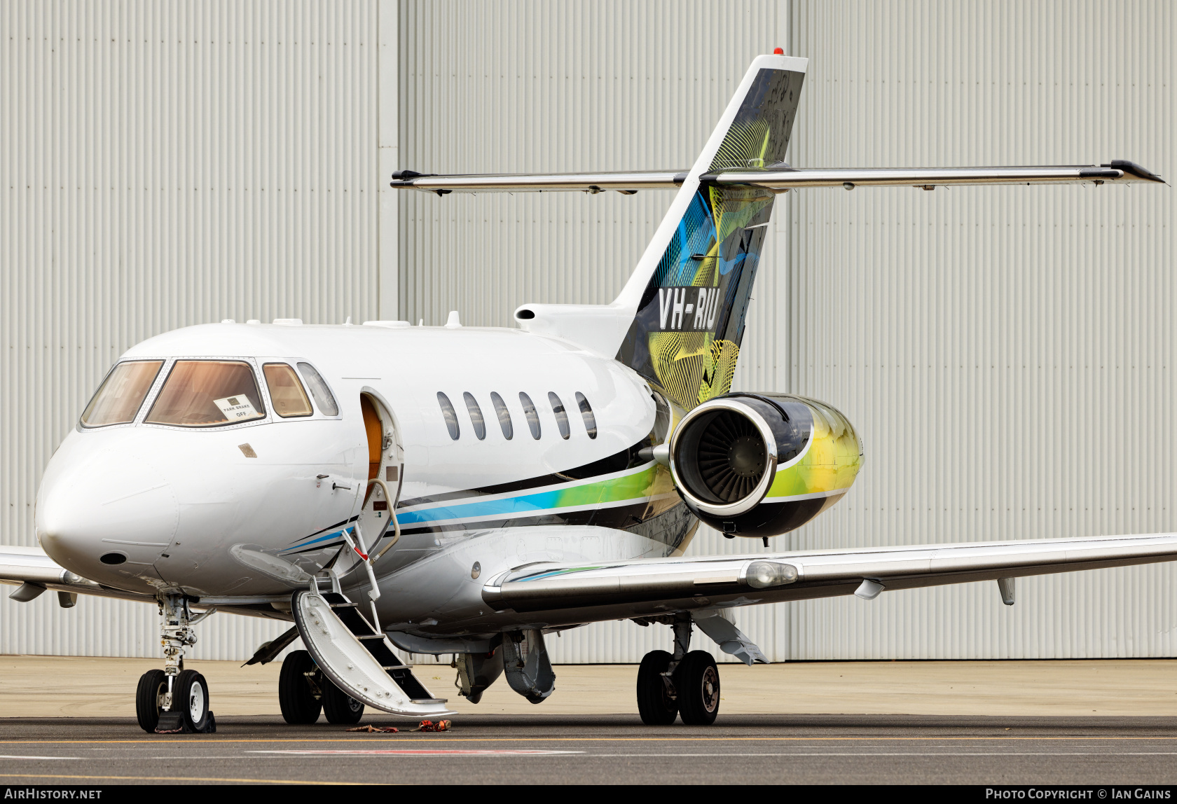 Aircraft Photo of VH-RIU | Raytheon Hawker 800XP | AirHistory.net #660512