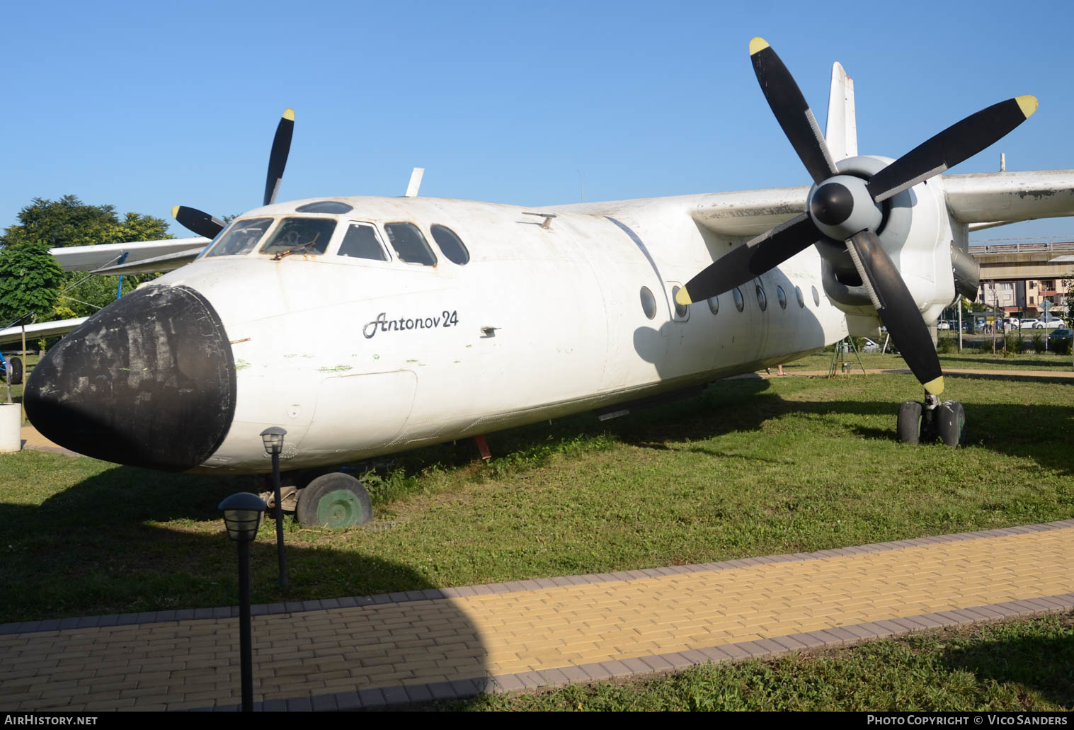 Aircraft Photo of LZ-ANL | Antonov An-24V | Balkan - Bulgarian Airlines | AirHistory.net #660542