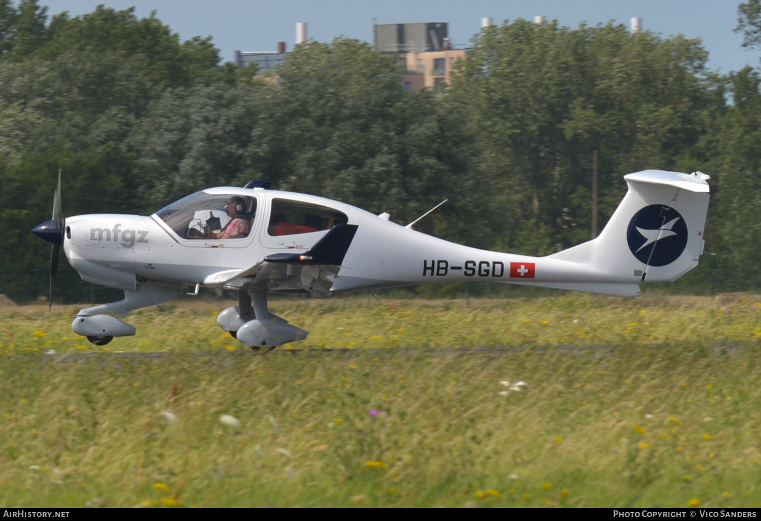 Aircraft Photo of HB-SGD | Diamond DA40 NG Diamond Star | MFGZ - Motorfluggruppe Zürich | AirHistory.net #660925