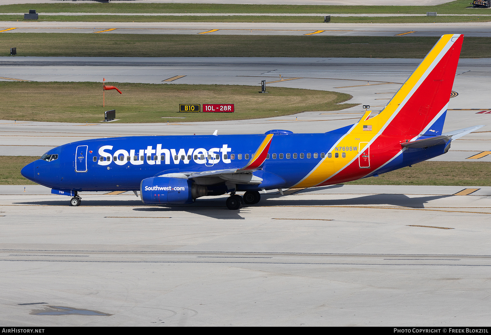 Aircraft Photo of N769SW | Boeing 737-7H4 | Southwest Airlines | AirHistory.net #661009